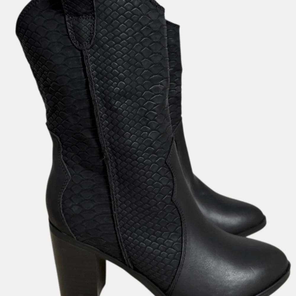 MIA Cindy Embossed  Western Cowboy Boots In Black Python